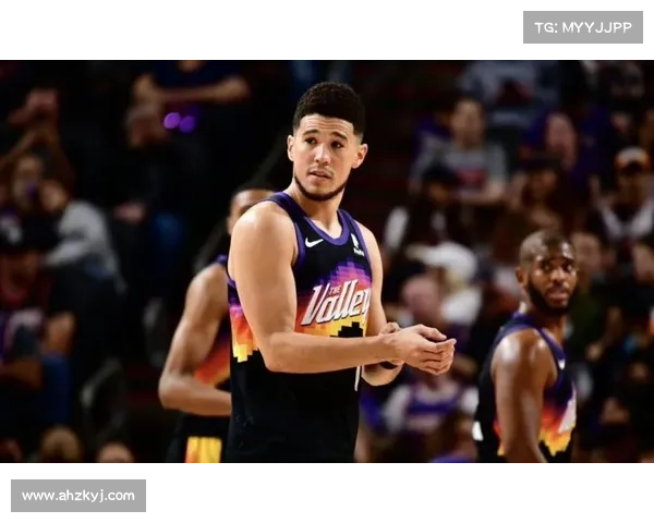 布克与克里斯·保罗组合被誉为联盟最强后场搭档引领太阳队攻防体系