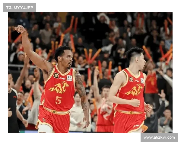 广厦轻松战胜四川 布朗表现出色展现强大个人实力